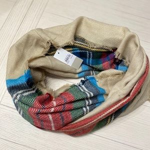 NWT Plaid Infinity Scarf 🧣